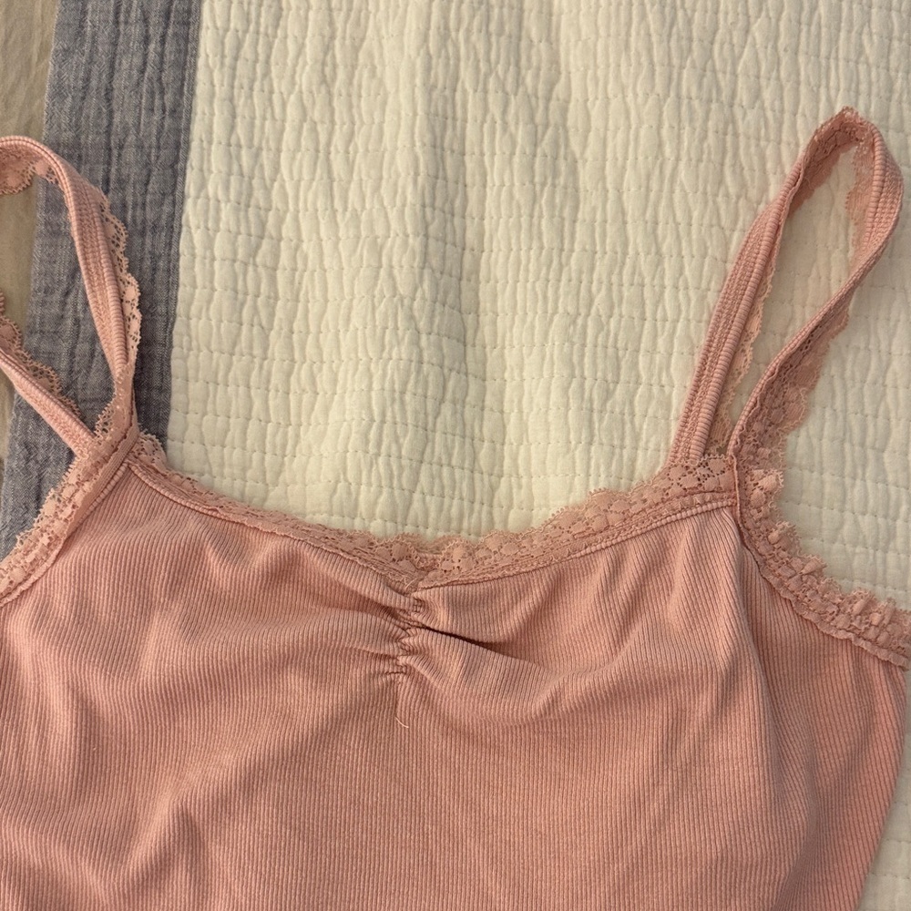 Pink Lace Trim Cami cropped tank - Picture 2 of 5